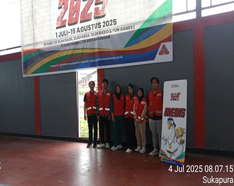 Tenaga Medis TelkoMedika Kawal Keselamatan Mahasiswa Telkom University dalam acara Tel-U Cup 2025